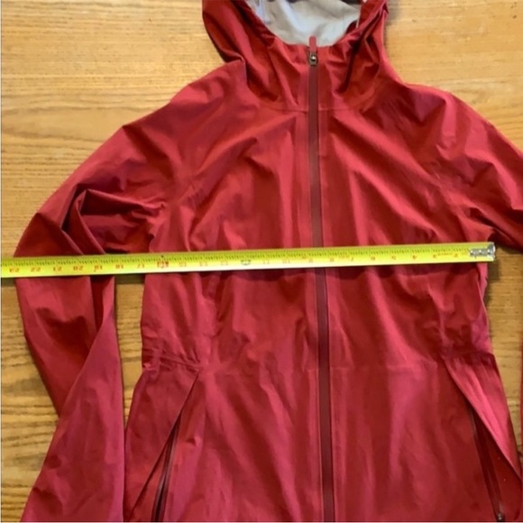 Lululemon The Rain is Calling Jacket Coat Running - Picture 4 of 5